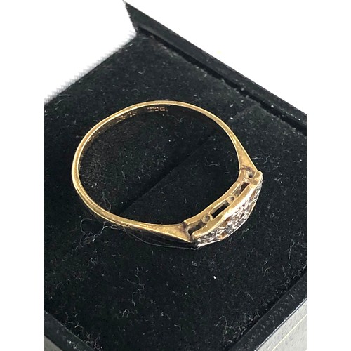 189 - 18ct gold diamond ring weight 1.8g