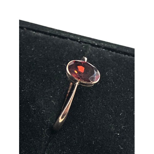 243 - 9ct rose gold antique garnet ring weight 1.5g