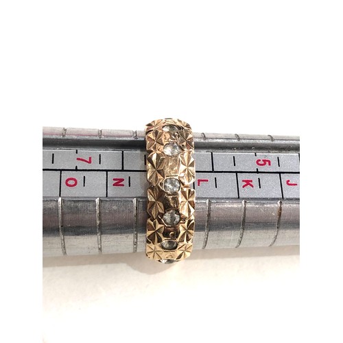 267 - gold stone set band ring weight 2.8g