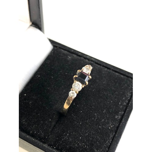 190 - 9ct gold 5 stone ring weight 1.5g