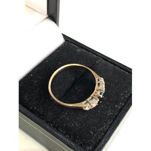 190 - 9ct gold 5 stone ring weight 1.5g