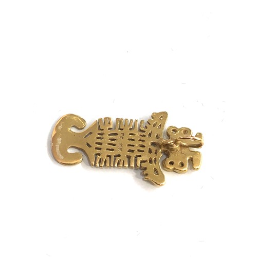 291 - 18ct gold mexican aztec pendant weight 3.9g