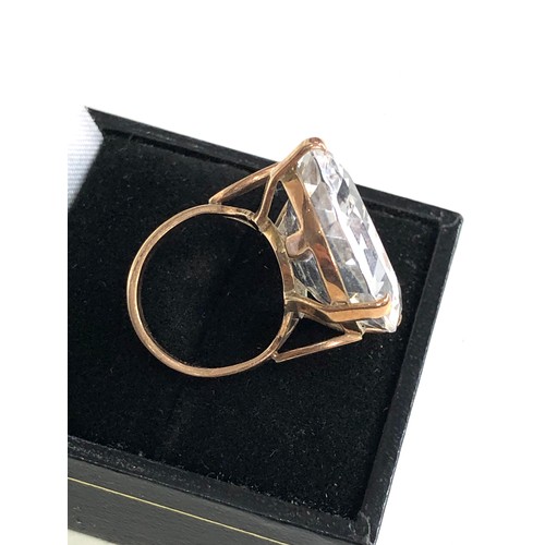 284 - 9ct gold large stone set cocktail ring weight 9.7g