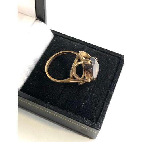 170 - 9ct gold modernist smoky quartz cocktail ring weight 3.6g