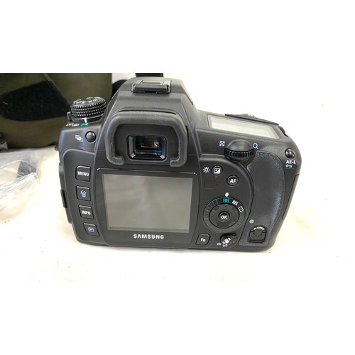60 - Samsung gx 10 d-xeon 18-55 camera and case