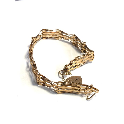 264 - 9ct gold gate bracelet with heart padlock clasp weight 3.7g