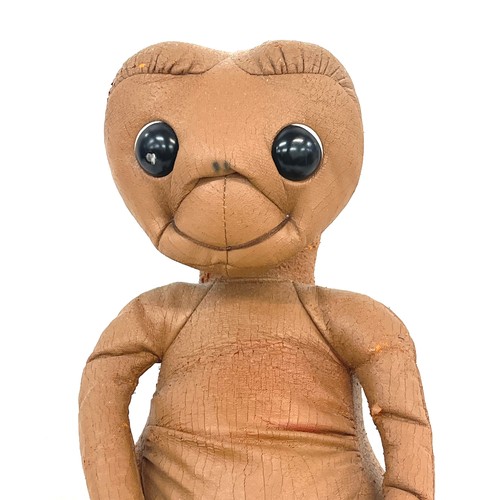 92 - 1982 Vintage Kamar E.T. Doll Pleather Universal City Studio, with original tag