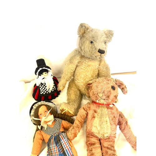 87 - Selection of vintage teddies