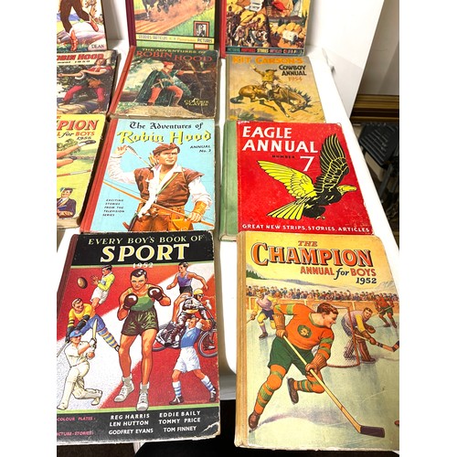 88 - Selection of vintage annuals, to include Buffalo Bill, Robin Hood, Eagle annual etc