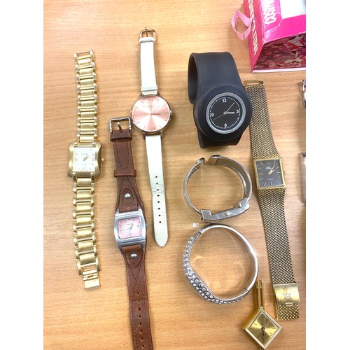 536 - Large selection of assorted watches, all untested