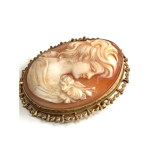 202 - Antique 9ct gold carved shell cameo brooch weight 15.9g