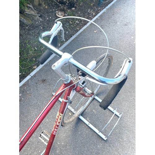 100a - Vintage gents Raleigh racing bike