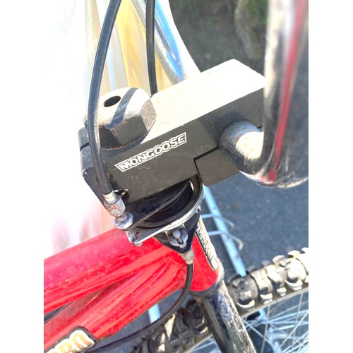 100e - Vintage mongoose BMX bike to include stunt pegs etc