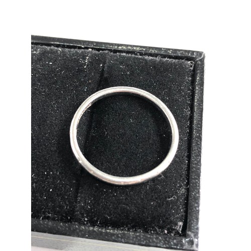 64 - Antique platinum band ring weight 2.7g