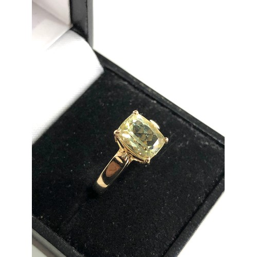 68 - 9ct gold peridot ring weight 3g