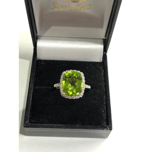 71 - 9ct gold stone set ring weight 3.2g