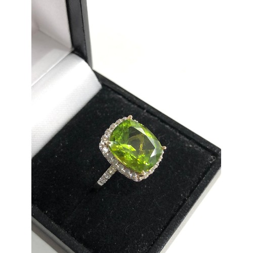 71 - 9ct gold stone set ring weight 3.2g