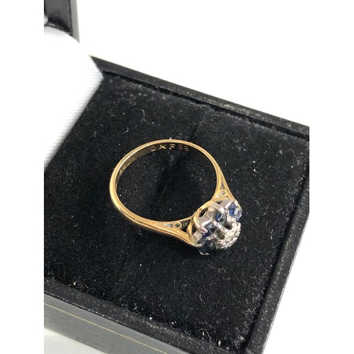 89 - 18ct gold diamond and sapphire ring weight 2.5g