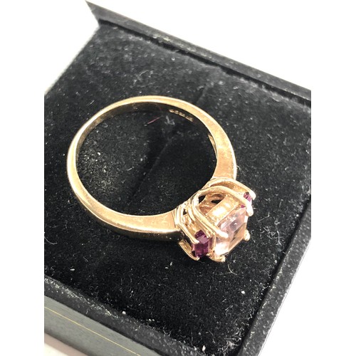 96 - 9ct gold gemstone set ring weight 2.9g