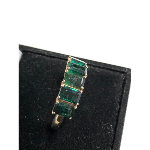 97 - 9ct gold emerald ring weight 3g