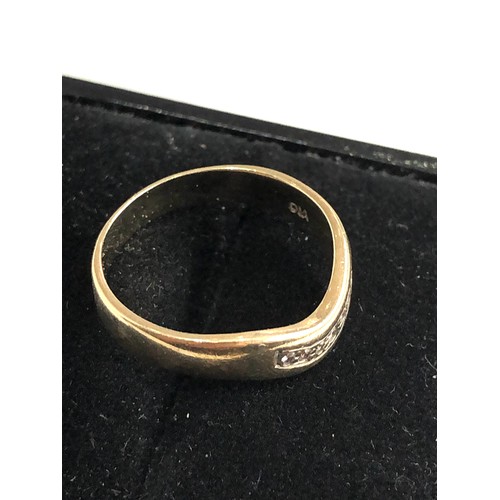 117 - 9ct gold diamond ring weight 2.4g