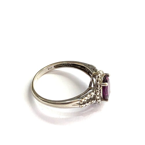 83 - 9ct white gold garnet and diamond ring weight 2.4g