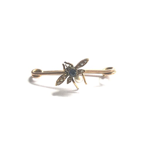 106 - Antique 9ct gold sapphire and seed-pearl fly pin brooch measures approx 2.9cm weight 1.7g