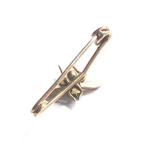 106 - Antique 9ct gold sapphire and seed-pearl fly pin brooch measures approx 2.9cm weight 1.7g