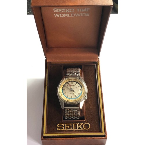 462 - Vintage Boxed Seiko world time automatic Gents wristwatch 6117-6019 the watch is in working order bu... 