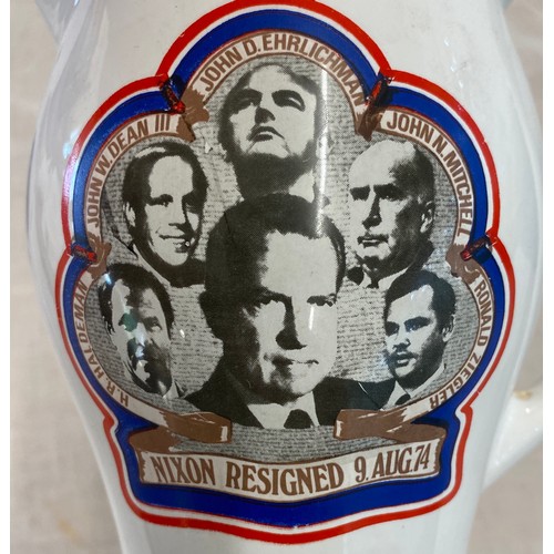 112 - Pair of ex American presidents jugs