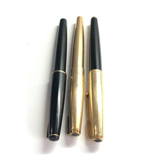 562 - 3 vintage parker fountain pens