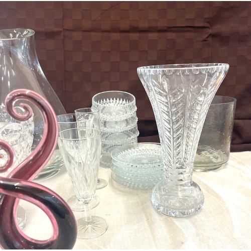 253 - Large selection of glassware to include some cut glass etc