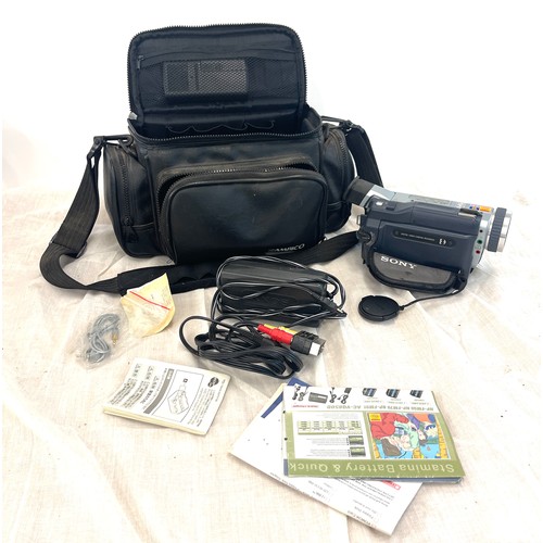 81 - Sony DCR TRV330E Digital Handycam (Pal) Digital & Camcorder. Comes with charger, leads, carry case, ... 