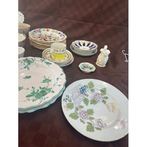 204 - Large selection of assorted china, to include bowls, plates, cups etc, a/f