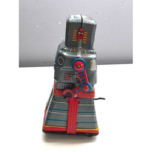 560 - Vintage tin KO toys JAPAN mystery Action Atom ROBOT friction tinplate rare works missing tyre