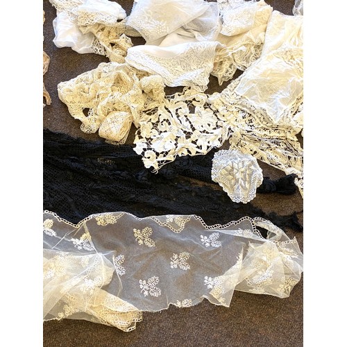 284 - Large selection antique lace pieces