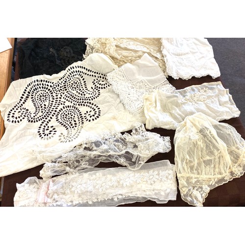 284 - Large selection antique lace pieces