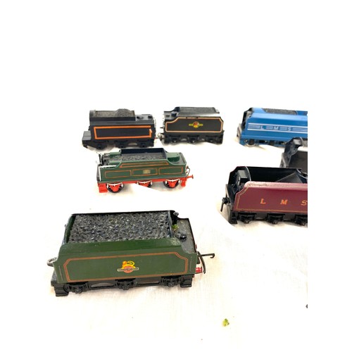 488 - Selection of 11 train tenders, includes Hornby, Tri-ang etc