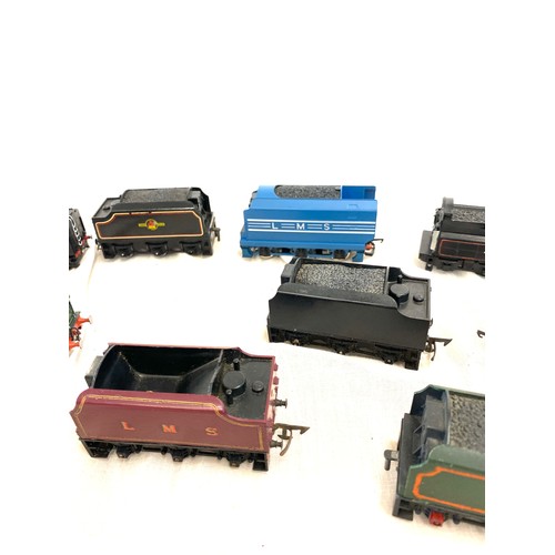 488 - Selection of 11 train tenders, includes Hornby, Tri-ang etc