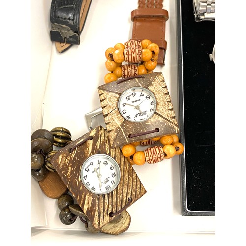 688 - Selection of assorted wristwatches