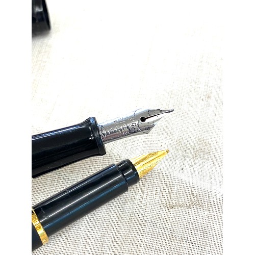 686 - 2 Fountain pens, includes Parker and Cotswold