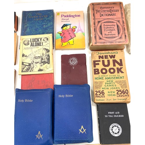 135 - Selection of vintage books