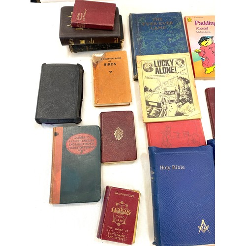 135 - Selection of vintage books