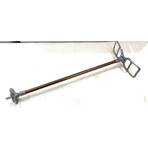 68 - Light weight shooting stick