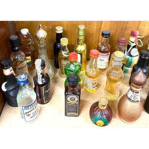 88 - Large selection of alcohol miniatures