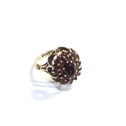 117 - Vintage 9ct gold garnet ring weight 4.7g