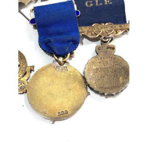 548 - 5 hallmarked silver masonic / r.a.o.b  jewels