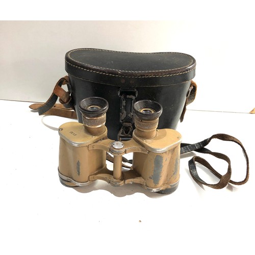 554 - Cased ww2 german africa corp 6x30 binoculars in ued working order