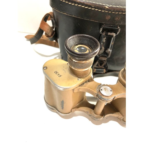 554 - Cased ww2 german africa corp 6x30 binoculars in ued working order