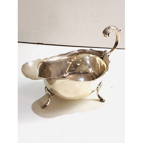 64 - silver gravy boat weight 70g